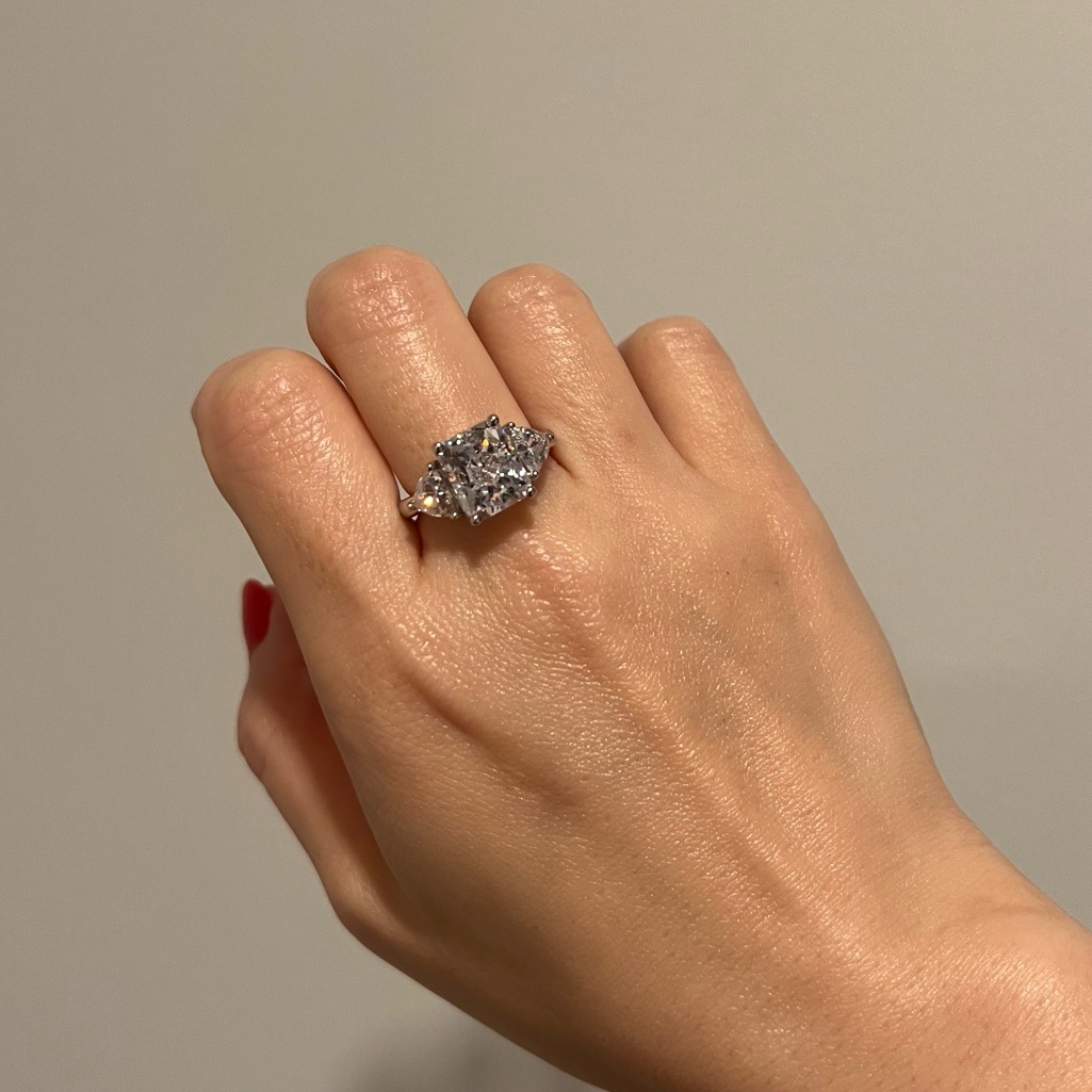 New Diamonique 3 Stones Elegant Silver Engagement Ring 72$
